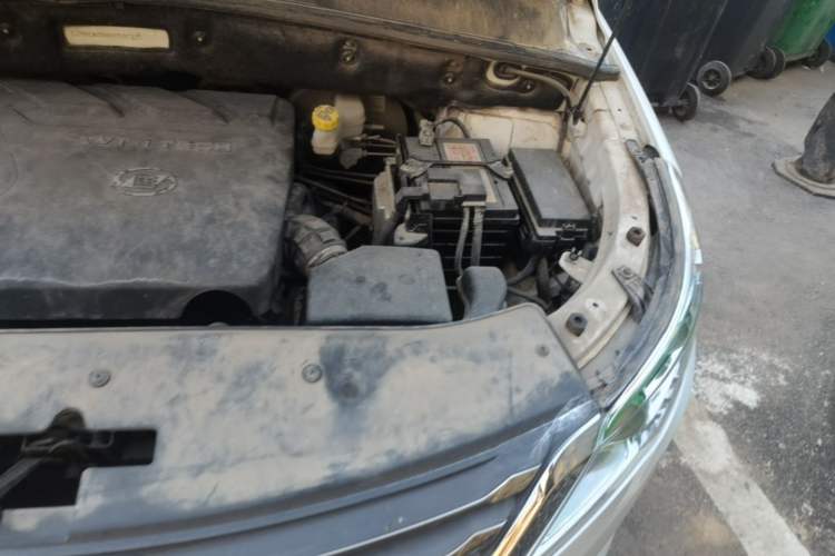 Used Baojun 560 2016 1.8L iAMT Elite Edition Engine Bay Left