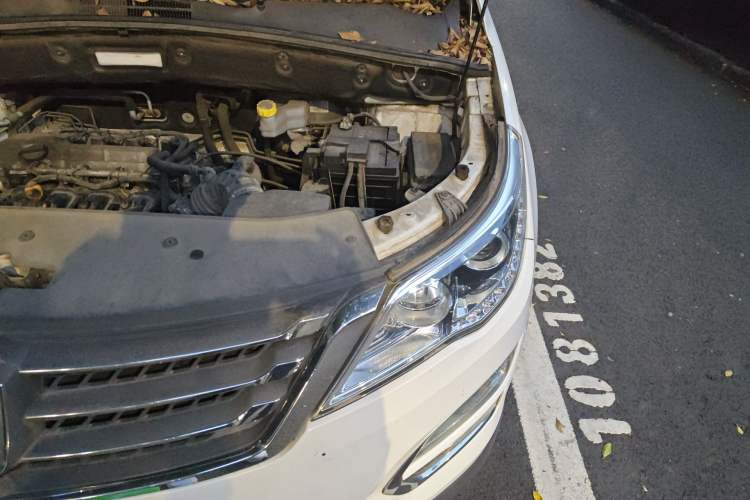 Used Baojun 560 2016 1.8L Manual Value Edition Engine Bay Left