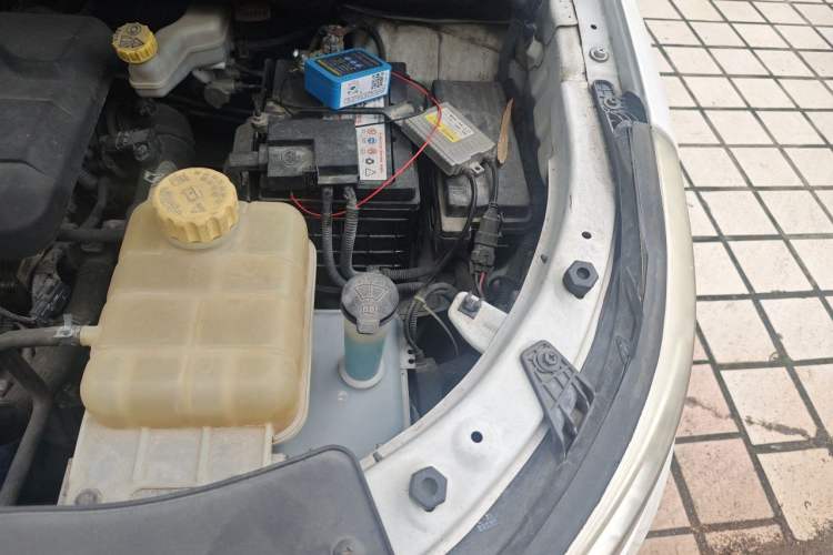 Used Baojun 560 2016 1.5T Manual Luxury Model Engine Bay Left