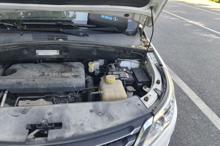 Used Baojun 560 2016 1.5T Manual Luxury Model Engine Bay Left