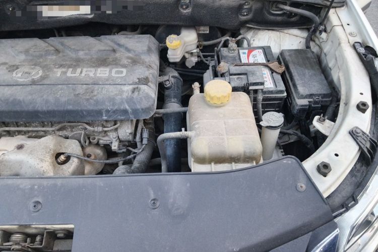 Used Baojun 560 2016 1.5T Manual Comfort Edition Engine Bay Left