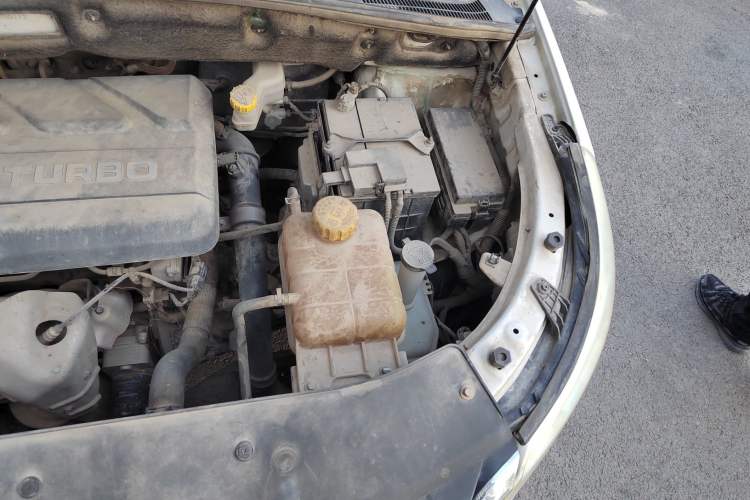 Used Baojun 560 2016 1.5T Manual Comfort Edition Engine Bay Left