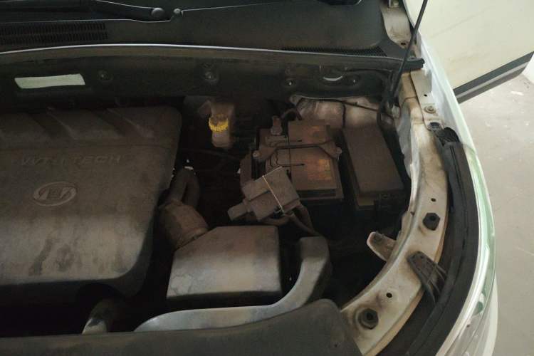 Used Baojun 560 2016 1.8L iAMT Luxury Model Engine Bay Left