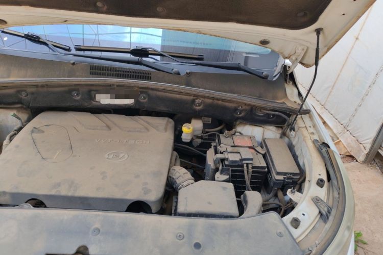 Used Baojun 560 2016 1.8L Manual Luxury Edition Engine Bay Left