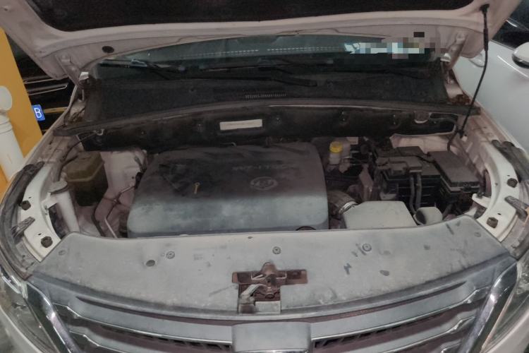 Used Baojun 560 2016 1.8L iAMT Luxury Model Engine Bay