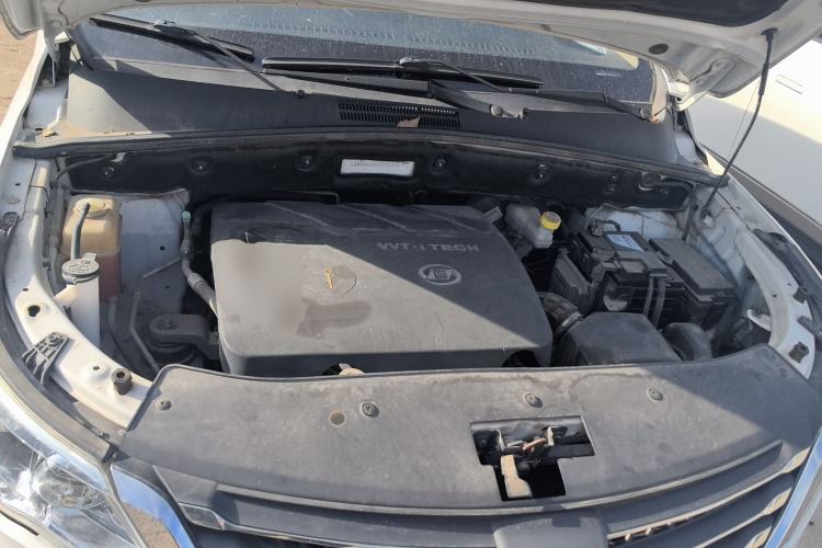 Used Baojun 560 2016 1.8L iAMT Luxury Model Engine Bay
