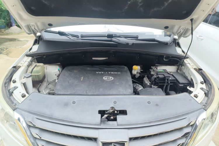 Used Baojun 560 2016 1.8L iAMT Luxury Model Engine Bay
