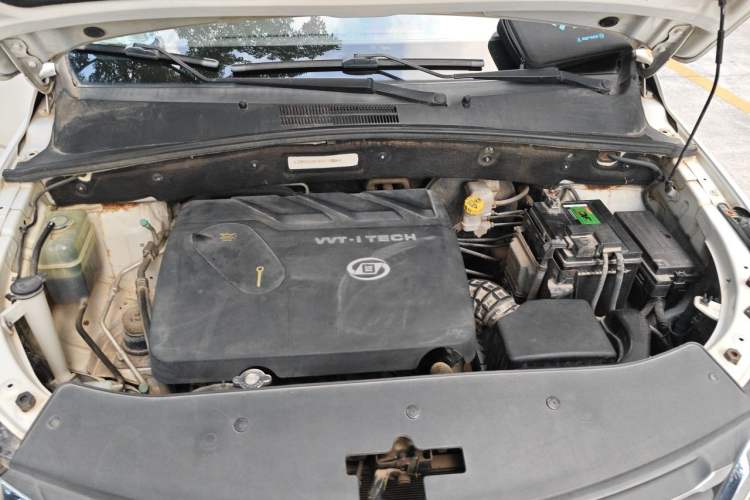 Used Baojun 560 2016 1.8L Manual Luxury Edition Engine Bay