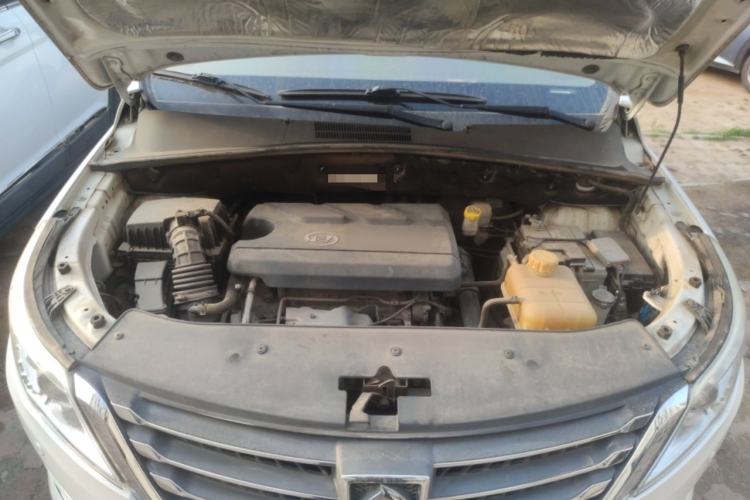 Used Baojun 560 2016 1.5T Manual Luxury Model Engine Bay