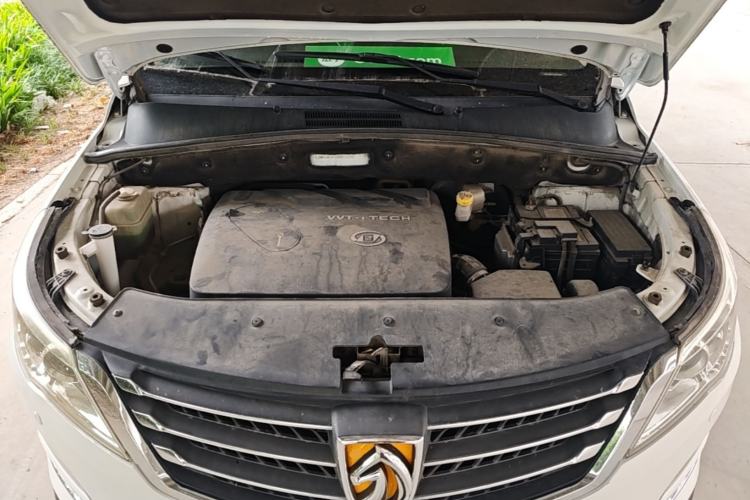 Used Baojun 560 2016 1.8L iAMT Luxury Model Engine Bay