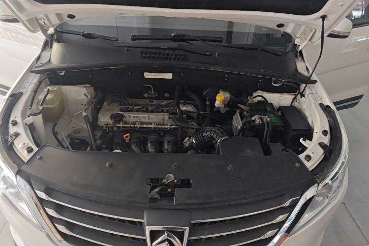 Used Baojun 560 2016 1.8L Manual Value Edition Engine Bay