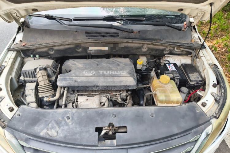 Used Baojun 560 2016 1.5T Manual Luxury Model Engine Bay