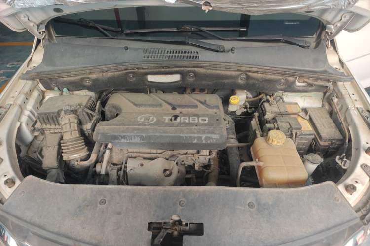 Used Baojun 560 2016 1.5T Manual Luxury Model Engine Bay