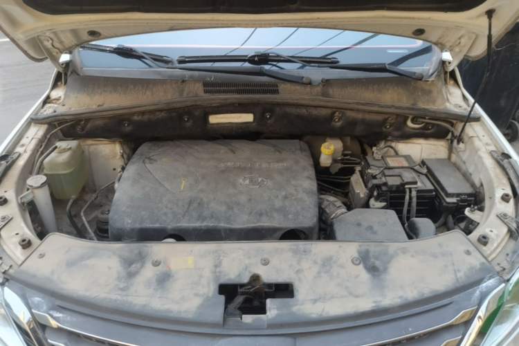 Used Baojun 560 2016 1.8L iAMT Elite Edition Engine Bay