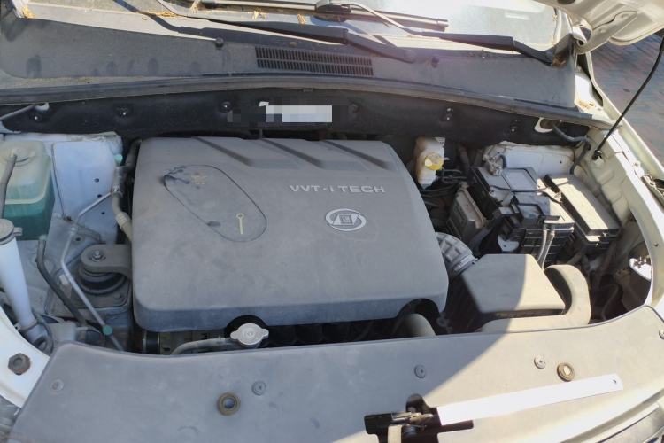 Used Baojun 560 2016 1.8L iAMT Luxury Model Engine Bay