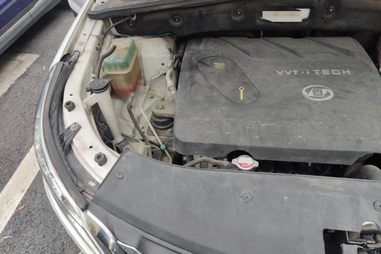 Used Baojun 560 2016 1.8L iAMT Luxury Model Engine Bay Right