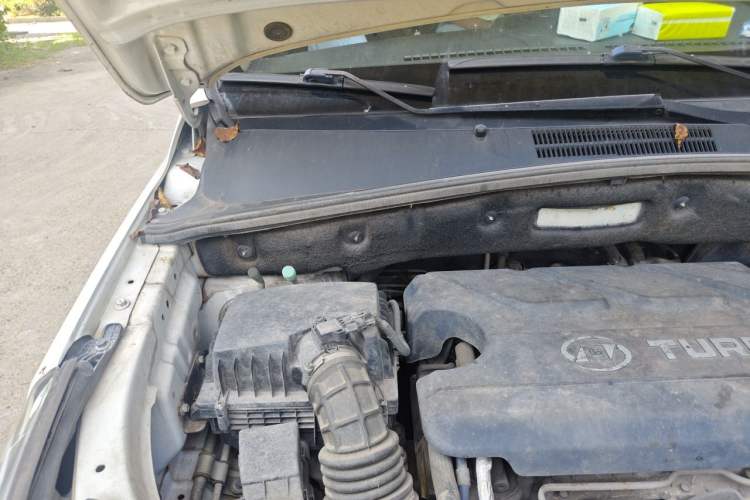 Used Baojun 560 2016 1.5T Manual Luxury Model Engine Bay Right