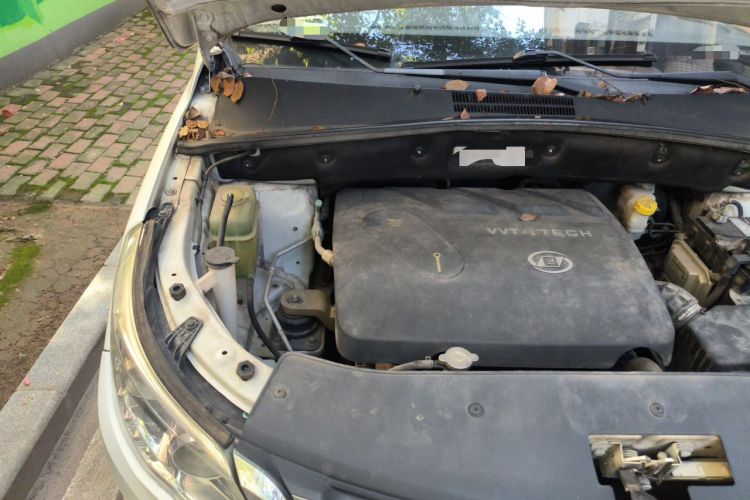 Used Baojun 560 2016 1.8L iAMT Luxury Model Engine Bay Right