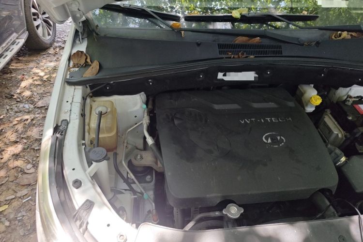 Used Baojun 560 2016 1.8L Manual Luxury Edition Engine Bay Right