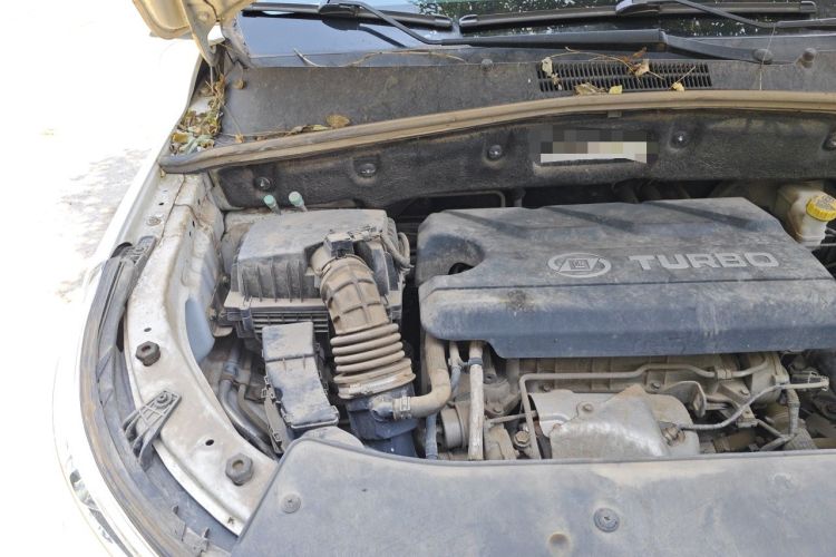 Used Baojun 560 2016 1.5T Manual Elite Edition Engine Bay Right