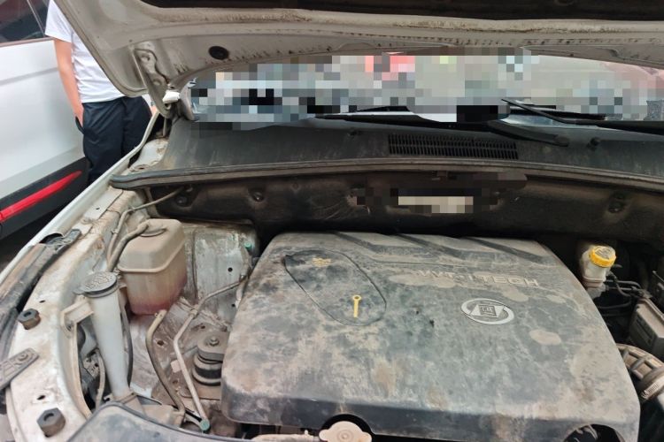 Used Baojun 560 2016 1.8L iAMT Elite Edition Engine Bay Right