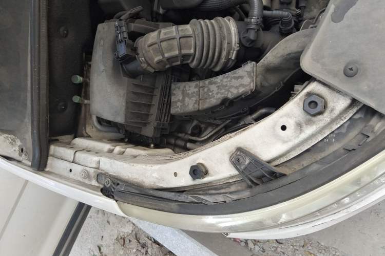 Used Baojun 560 2016 1.5T Manual Comfort Edition Engine Bay Right