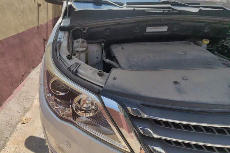 Used Baojun 560 2016 1.8L Manual Luxury Edition Engine Bay Right
