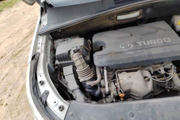 Used Baojun 560 2016 1.5T Manual Luxury Model Engine Bay Right