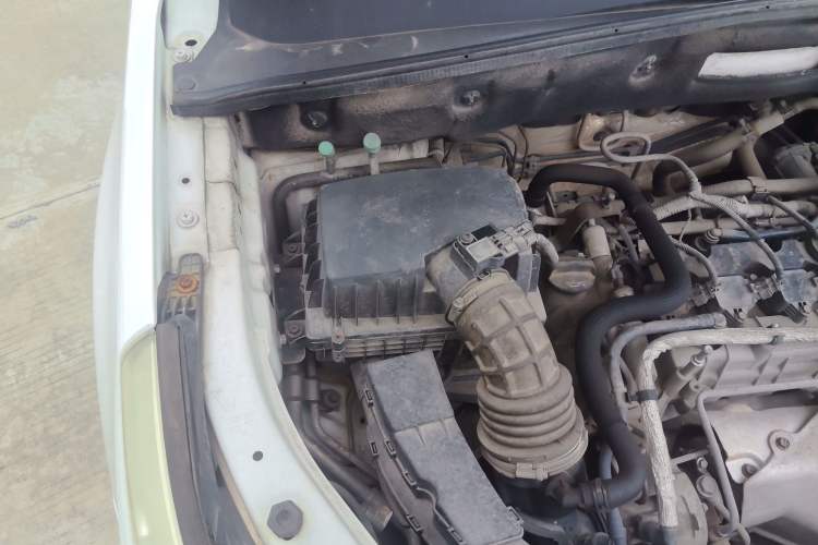 Used Baojun 560 2016 1.5T Manual Elite Edition Engine Bay Right