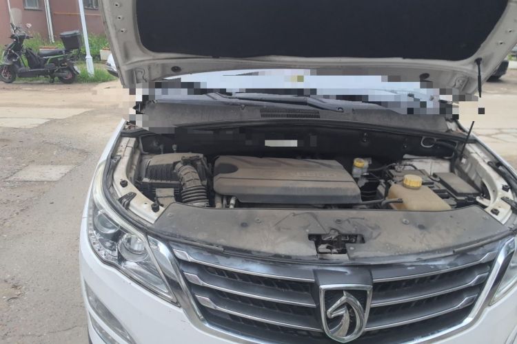 Used Baojun 560 2016 1.5T Manual Elite Edition Engine Bay Right