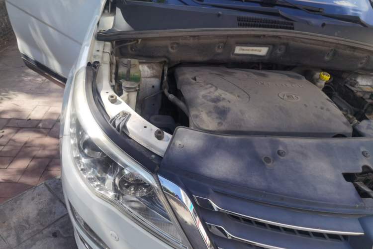Used Baojun 560 2016 1.8L Manual Luxury Edition Engine Bay Right