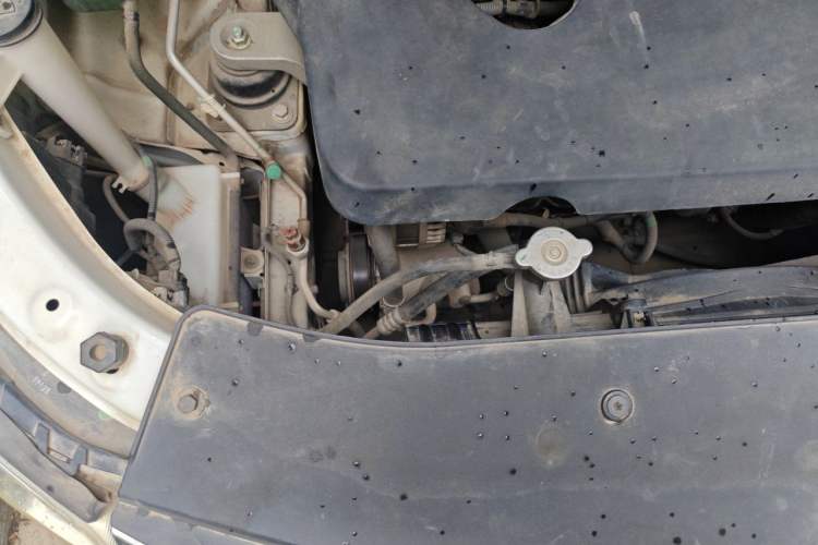 Used Baojun 560 2016 1.8L iAMT Luxury Model Engine Bay Right