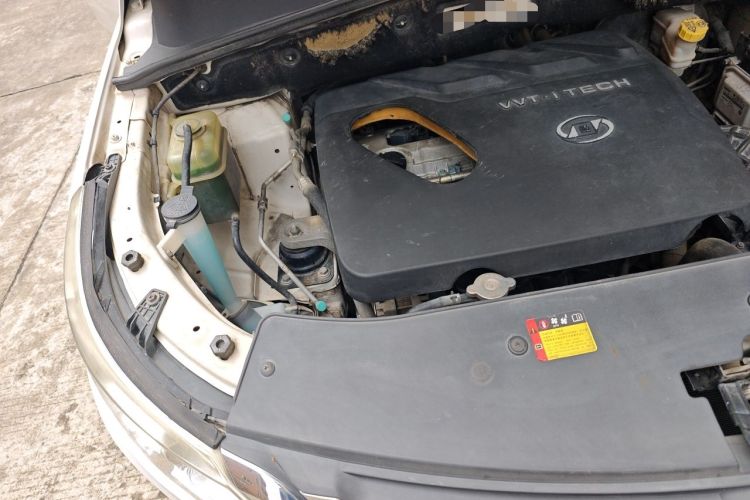Used Baojun 560 2016 1.8L iAMT Luxury Model Engine Bay Right