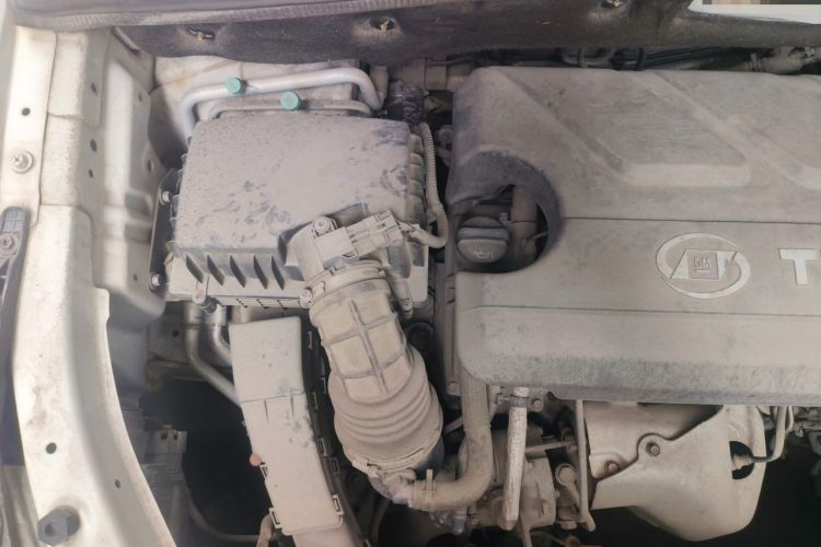 Used Baojun 560 2016 1.5T Manual Elite Edition Engine Bay Right