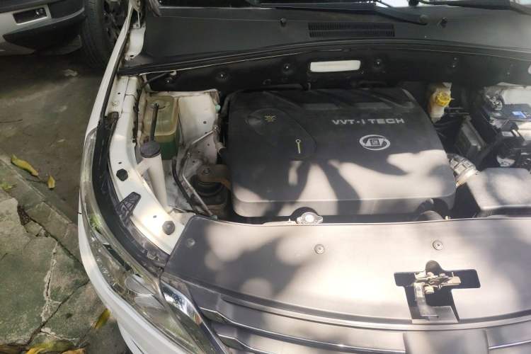 Used Baojun 560 2016 1.8L iAMT Luxury Model Engine Bay Right
