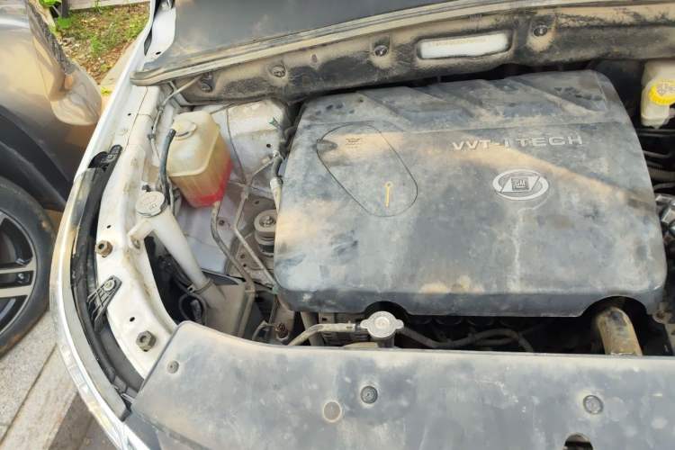 Used Baojun 560 2016 1.8L iAMT Elite Edition Engine Bay Right