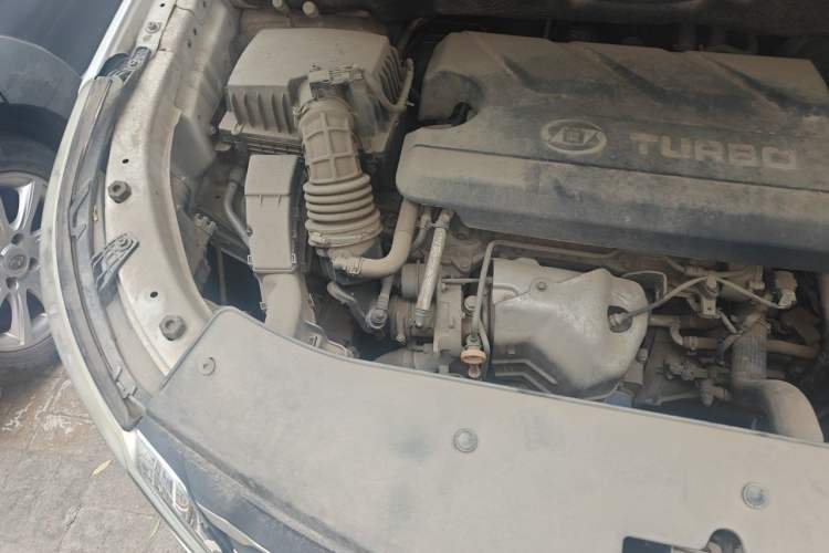 Used Baojun 560 2016 1.5T Manual Luxury Model Engine Bay Right