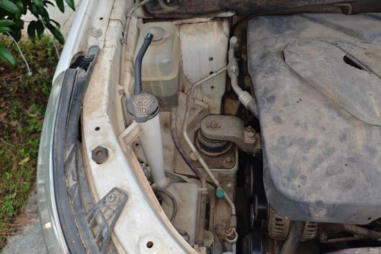 Used Baojun 560 2016 1.8L Manual Elite Edition Engine Bay Right