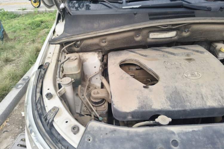 Used Baojun 560 2016 1.8L iAMT Luxury Model Engine Bay Right