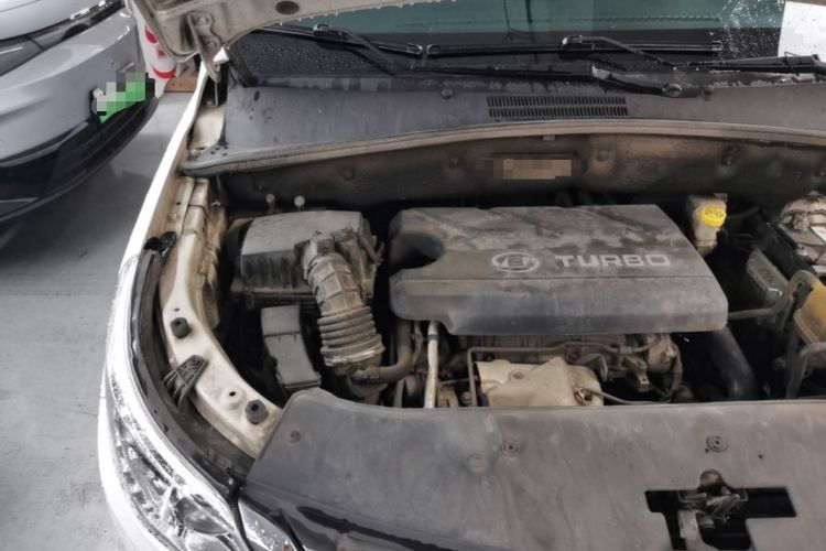 Used Baojun 560 2016 1.5T Manual Luxury Model Engine Bay Right
