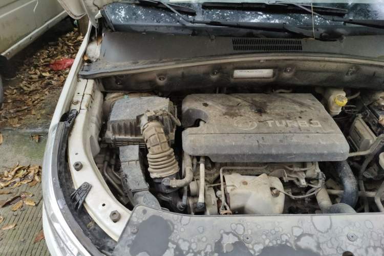 Used Baojun 560 2016 1.5T Manual Luxury Model Engine Bay Right