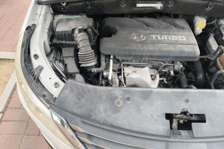 Used Baojun 560 2016 1.5T Manual Luxury Model Engine Bay Right