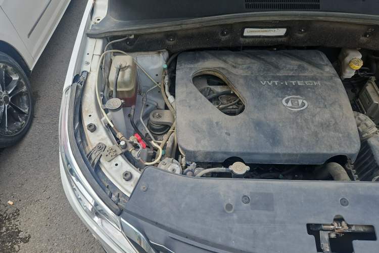 Used Baojun 560 2016 1.8L iAMT Luxury Model Engine Bay Right