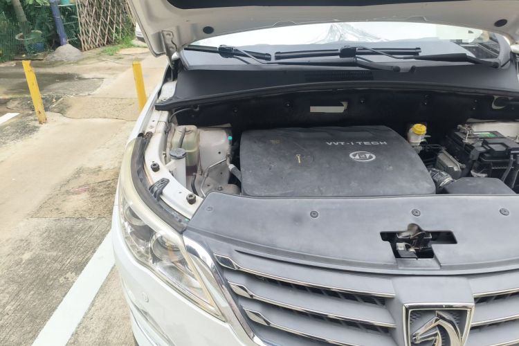 Used Baojun 560 2016 1.8L iAMT Luxury Model Engine Bay Right