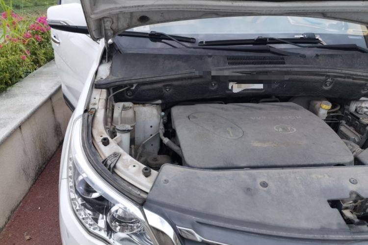 Used Baojun 560 2016 1.8L Manual Elite Edition Engine Bay Right