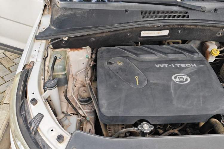 Used Baojun 560 2016 1.8L Manual Luxury Edition Engine Bay Right