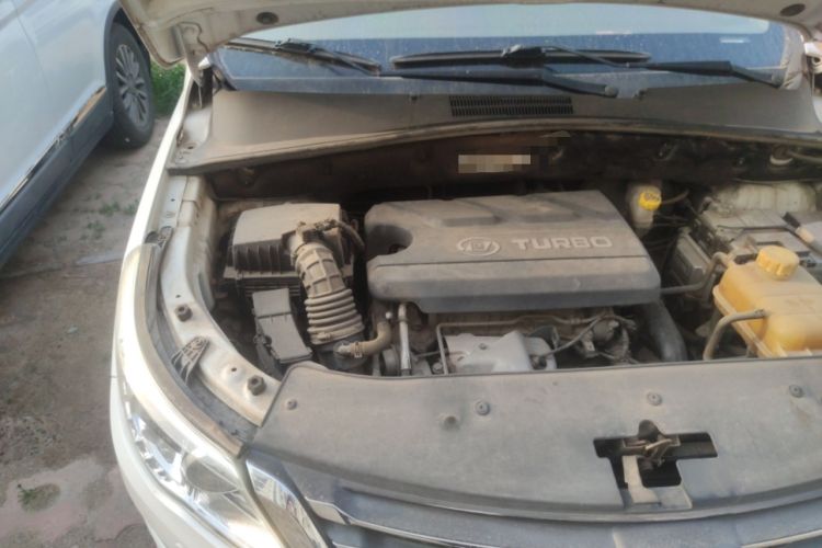 Used Baojun 560 2016 1.5T Manual Luxury Model Engine Bay Right