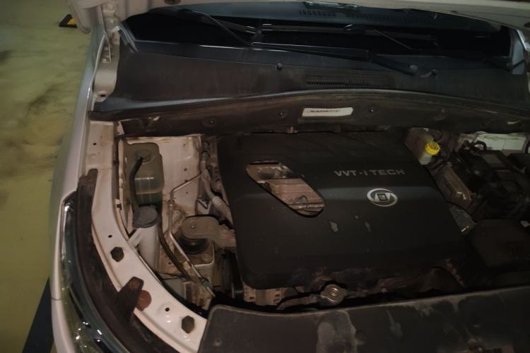 Used Baojun 560 2016 1.8L Manual Luxury Edition Engine Bay Right
