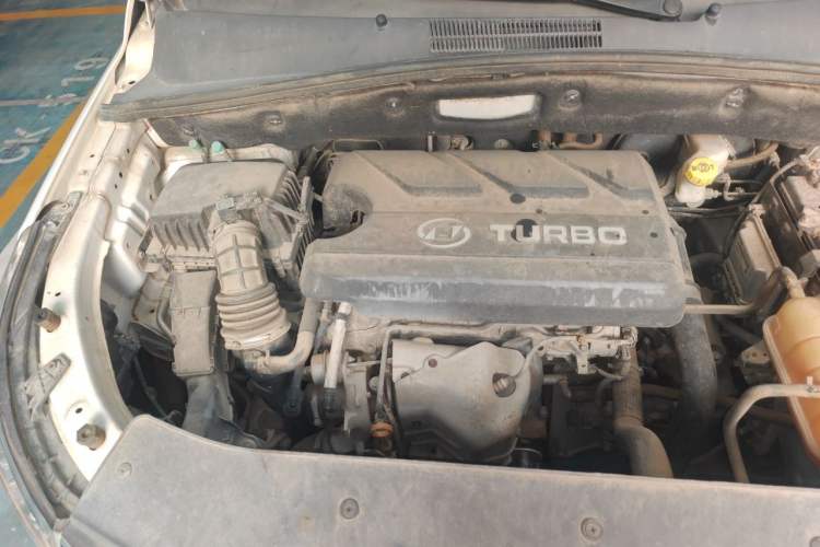 Used Baojun 560 2016 1.5T Manual Luxury Model Engine Bay Right
