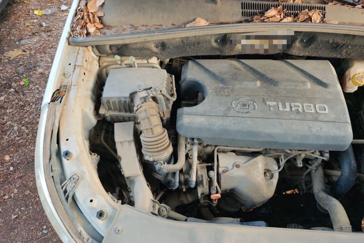 Used Baojun 560 2016 1.5T Manual Luxury Model Engine Bay Right
